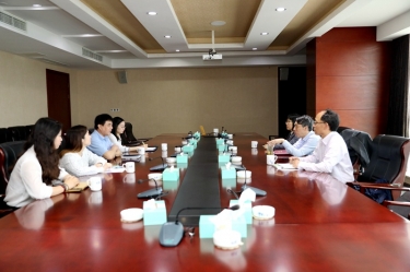 平湖市关工委主任邱其良莅临以诚为本赢在诚信9001调研下一代工作